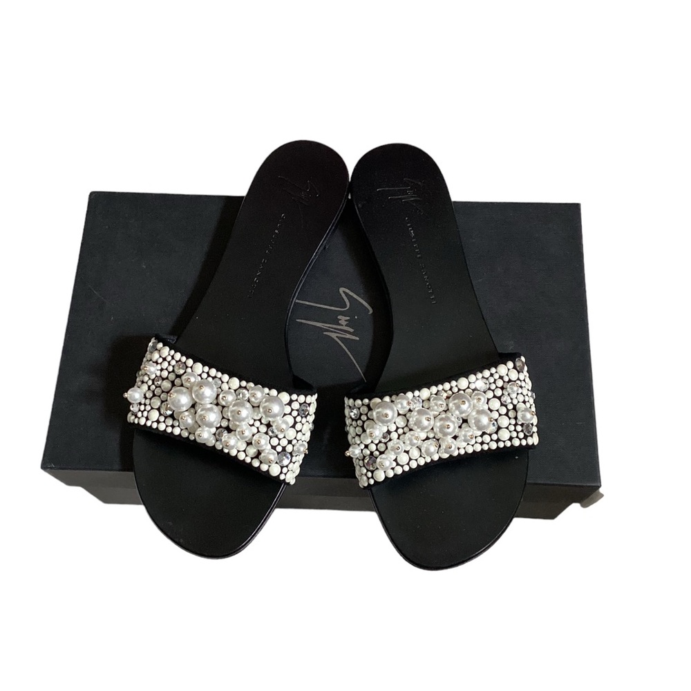 Giuseppe Zanotti Stylish Black Pearl-Embellished Women's Slide Sandals